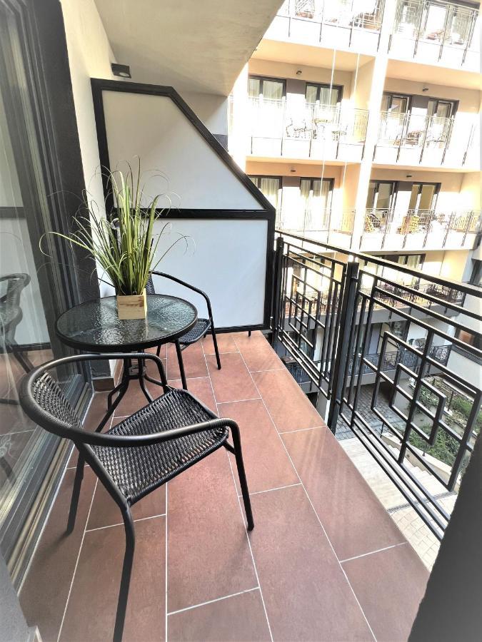 Luxe Central Studio With Pool, Parking & Ac Budapest Exterior foto